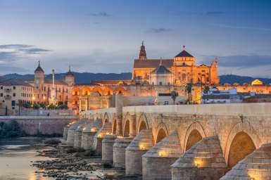 Puente Romano y la Mezquita al atardecer